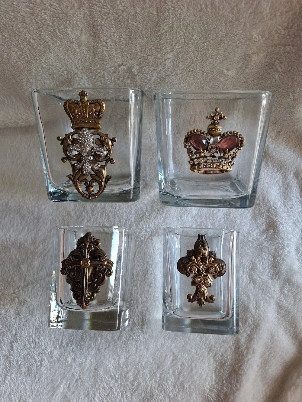 Fringe Studio Style Royal Crest Whiskey Shot Glasses Set 4 Jeweled Fleur-de-lis